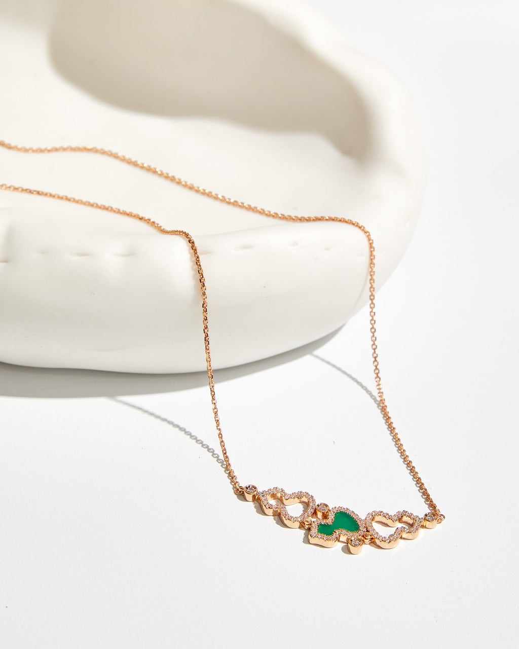 QEELIN WULU 3 MOTIF DIAMOND PINK GOLD NECKLACE