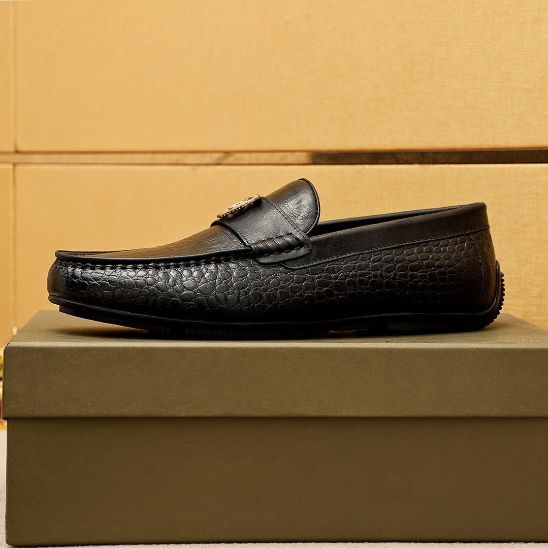 Bottega Veneta Men's Black Textured Loafers